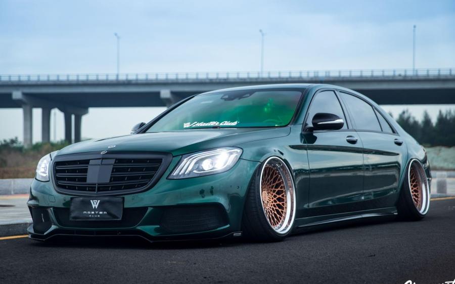 Mercedes-Bens S-Class Emerald Green Metallic by Brabus & Master Club '2019